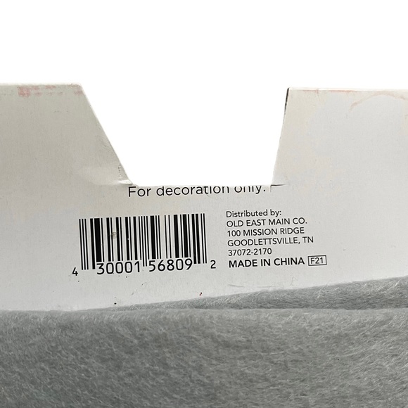 Gnomes Christmas Tree Skirt Felt Gray Red White NIP - Picture 4 of 5